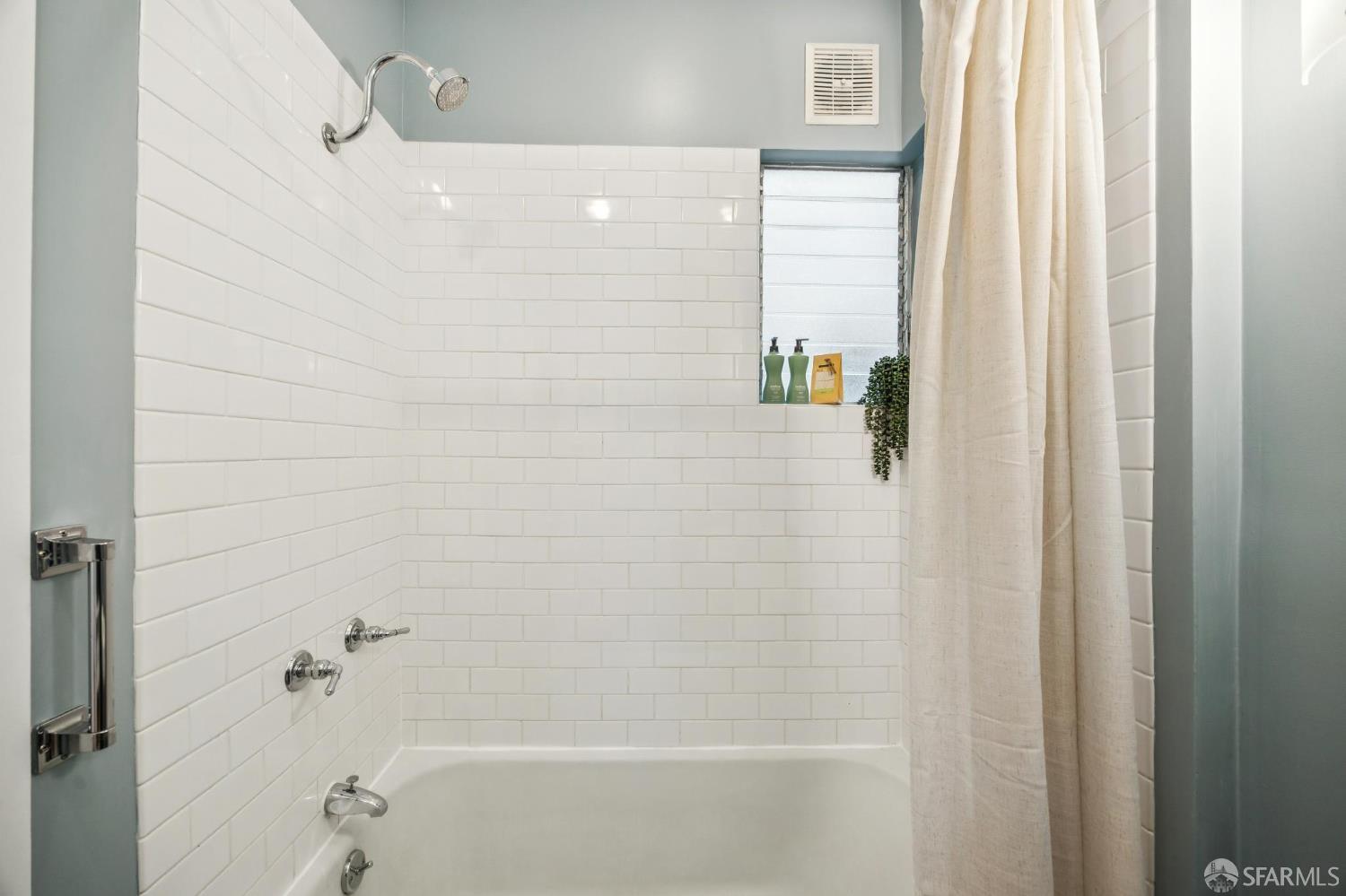 Detail Gallery Image 24 of 46 For 738 Masonic Ave, San Francisco,  CA 94117 - 2 Beds | 1 Baths