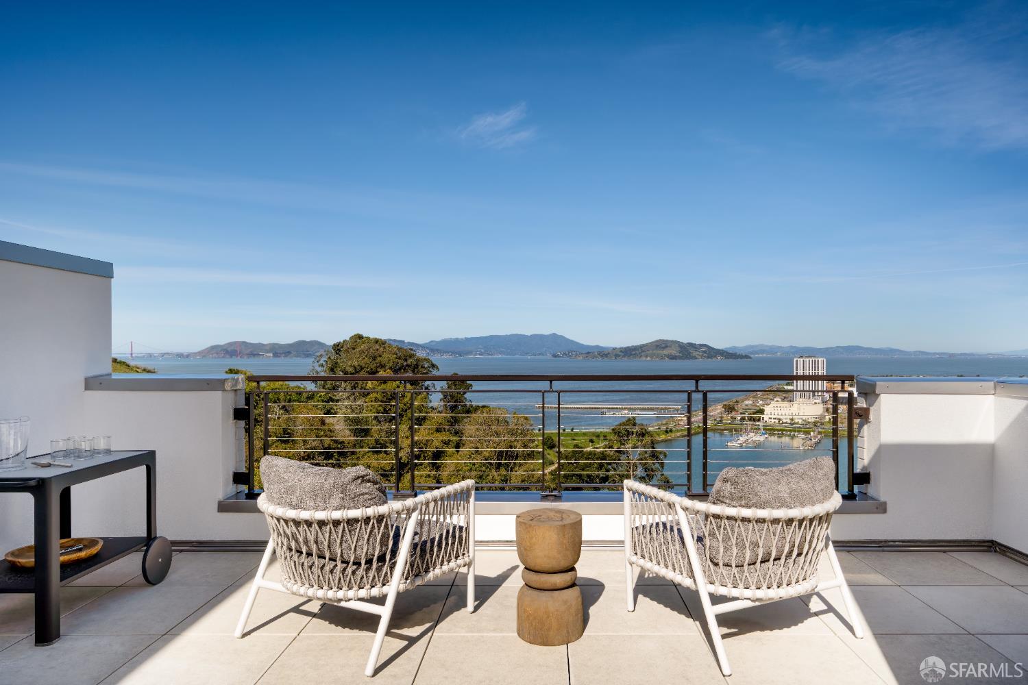 Detail Gallery Image 2 of 52 For 38 Meadow Dr #1,  San Francisco,  CA 94130 - 2 Beds | 2/1 Baths
