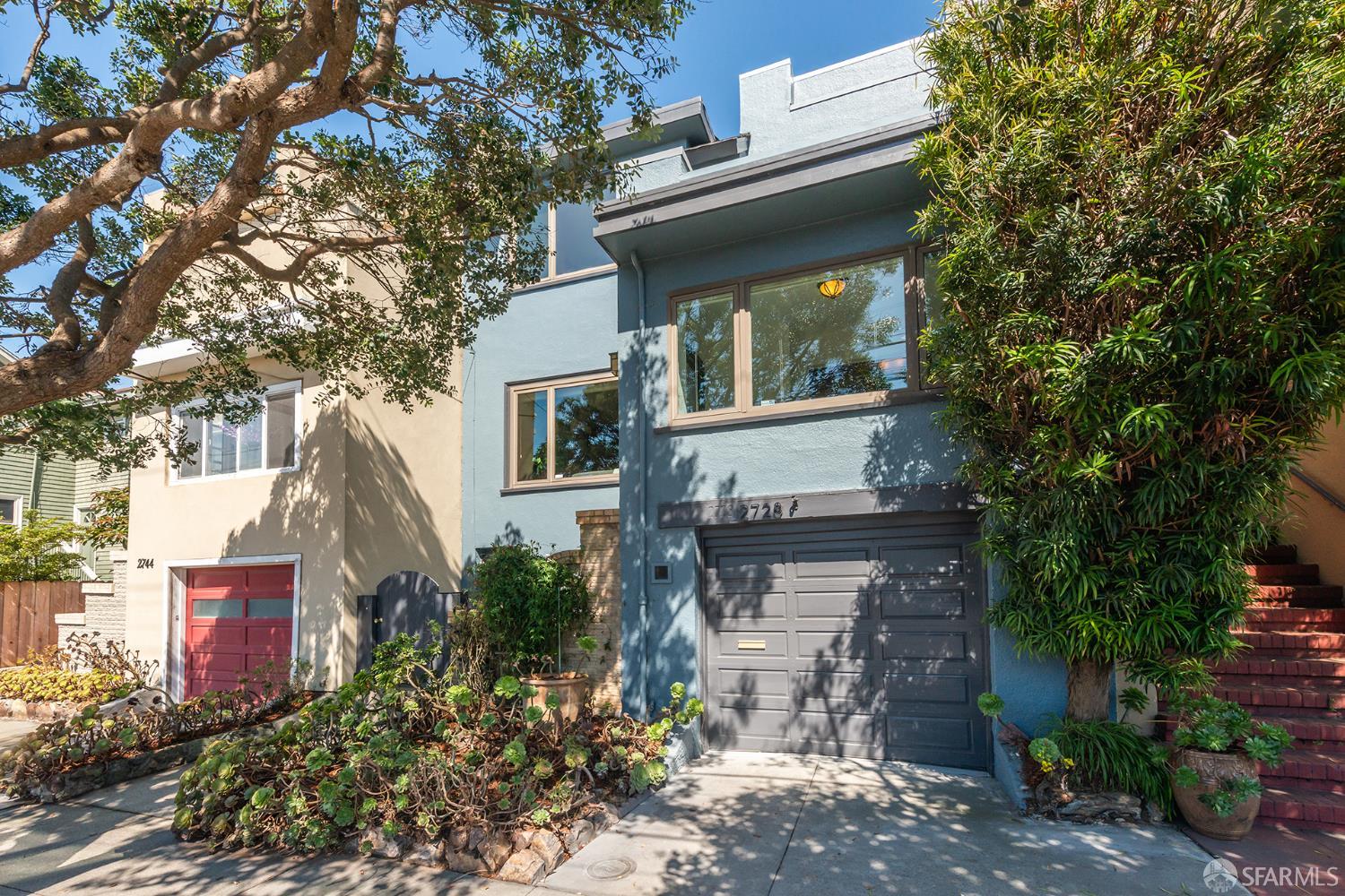 Detail Gallery Image 3 of 69 For 2728 Irving St, San Francisco,  CA 94122 - 3 Beds | 2/1 Baths