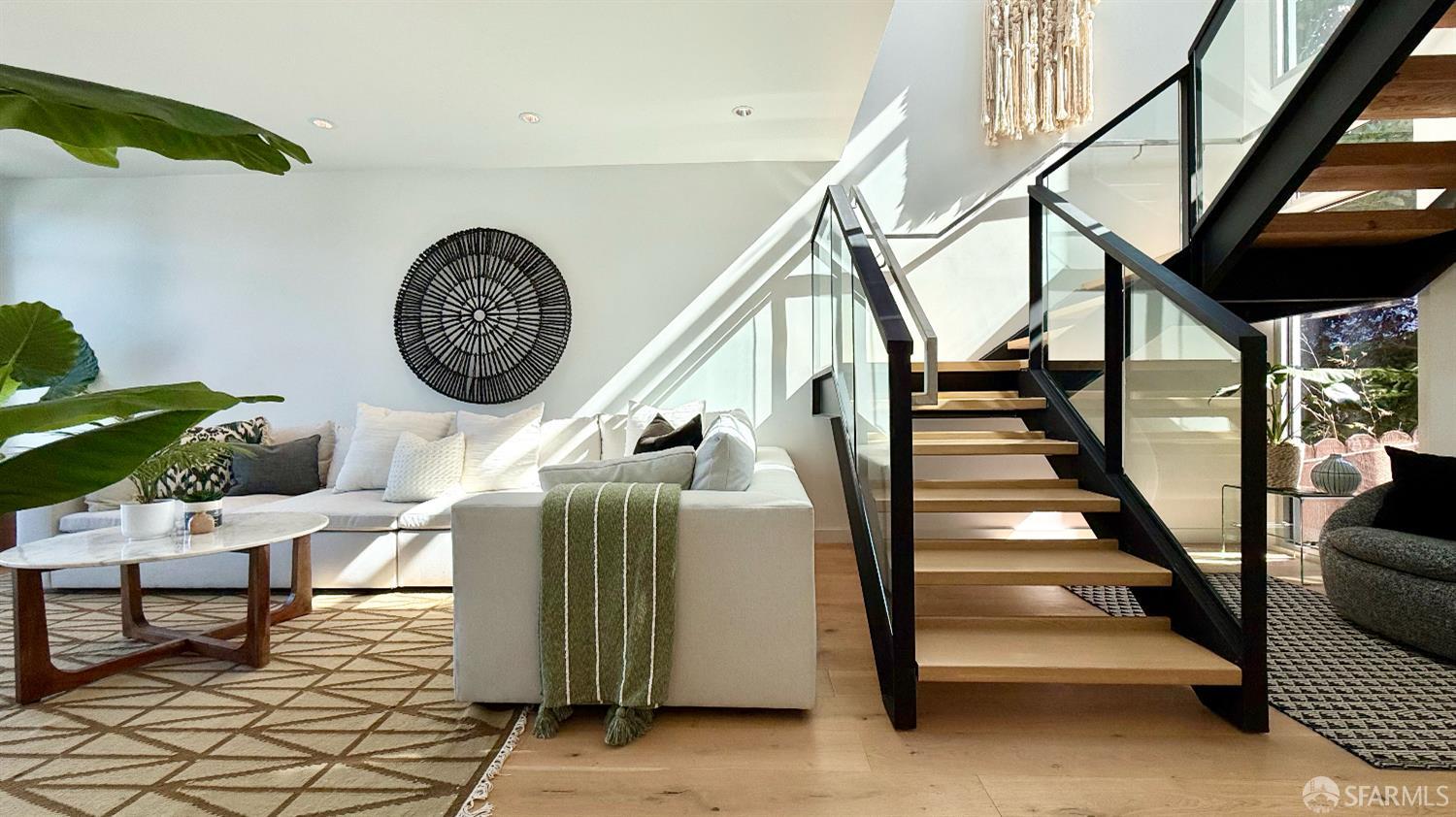 Detail Gallery Image 2 of 47 For 211 Winfield St, San Francisco,  CA 94110 - 4 Beds | 4 Baths