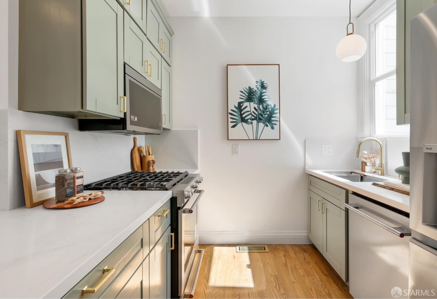 Detail Gallery Image 14 of 30 For 206 12th Ave, San Francisco,  CA 94118 - 2 Beds | 1/1 Baths