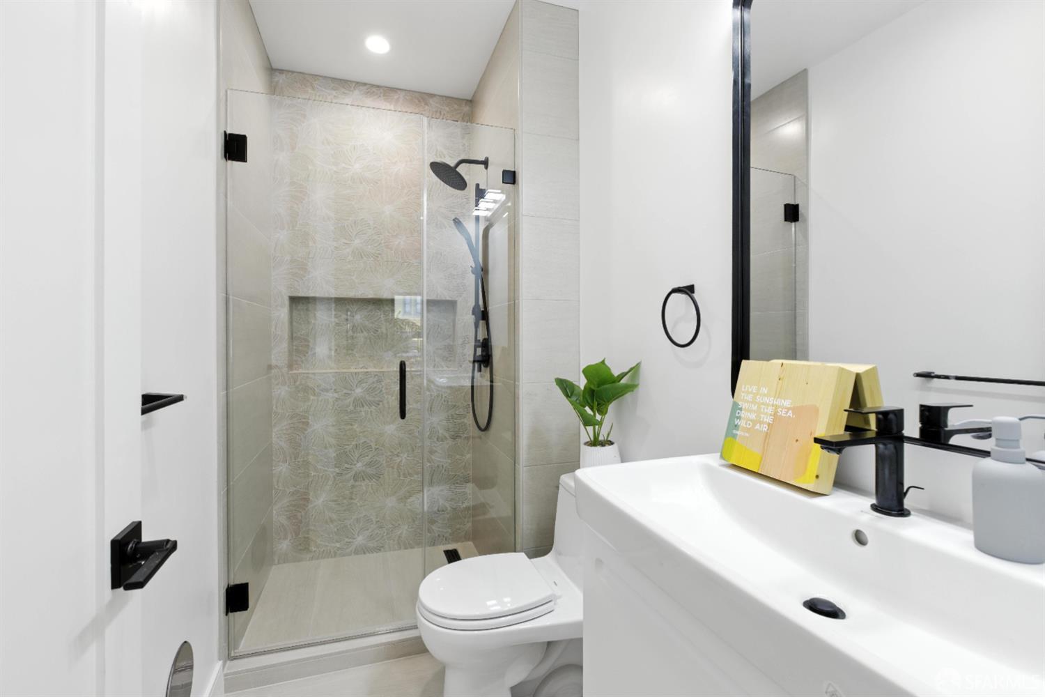 Detail Gallery Image 39 of 98 For 326 10th Ave, San Francisco,  CA 94118 - 4 Beds | 4 Baths