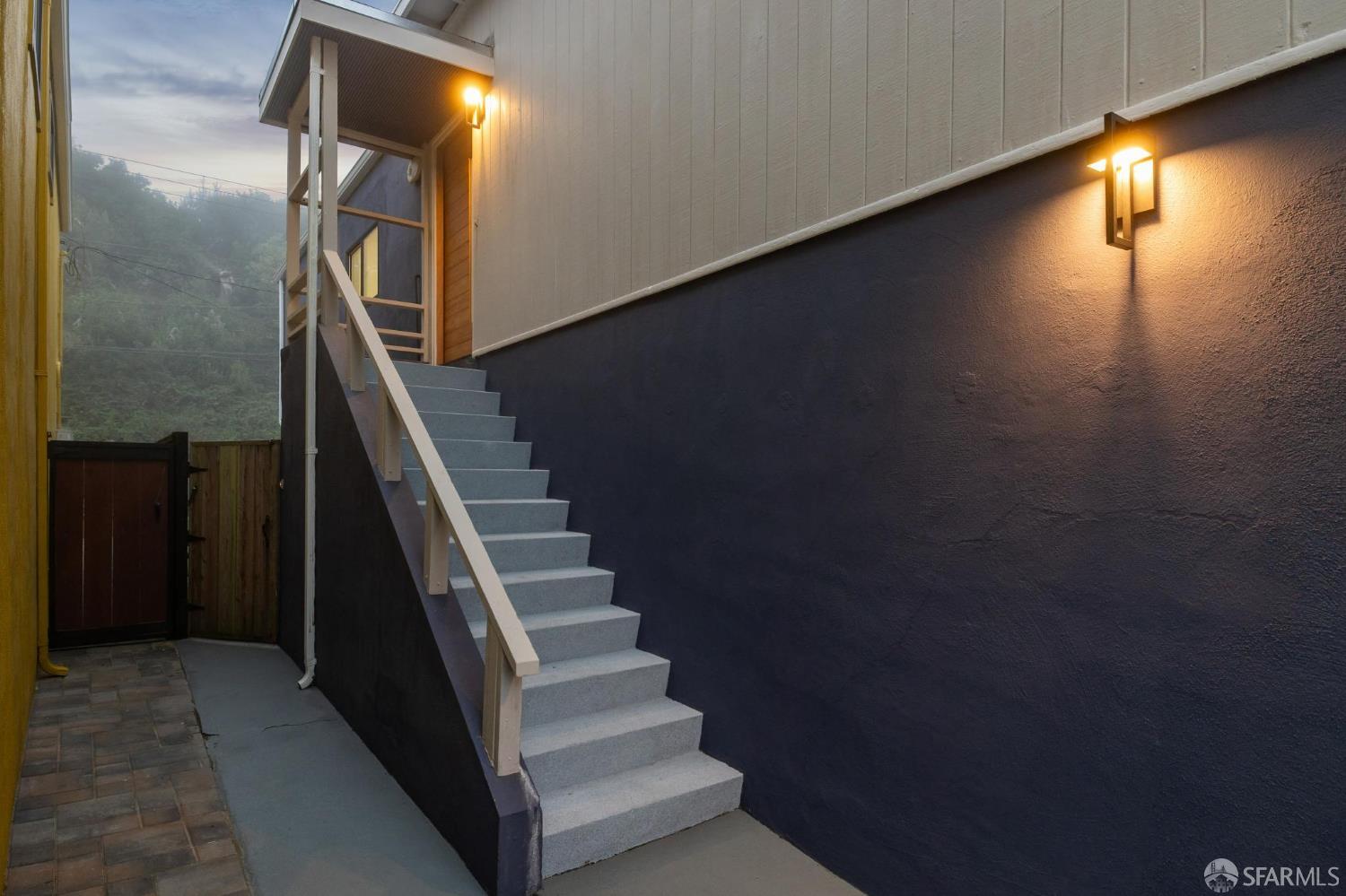 Detail Gallery Image 3 of 77 For 808 Higate Dr, Daly City,  CA 94015 - 5 Beds | 4 Baths
