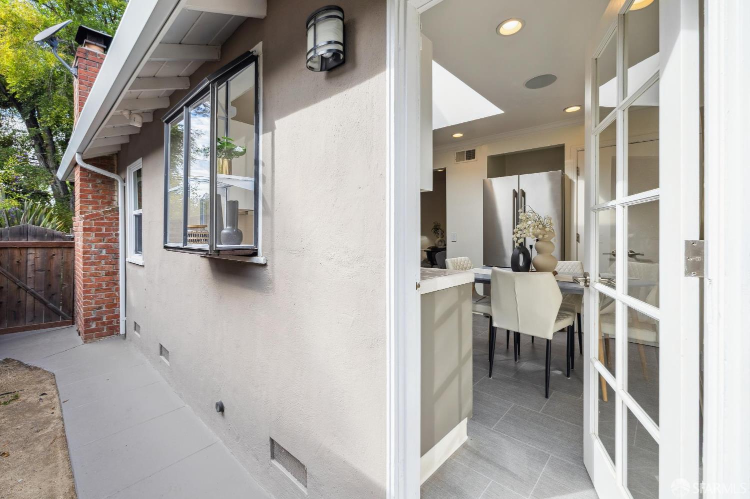 Detail Gallery Image 24 of 53 For 510 8th Ave, Menlo Park,  CA 94025 - 3 Beds | 1 Baths
