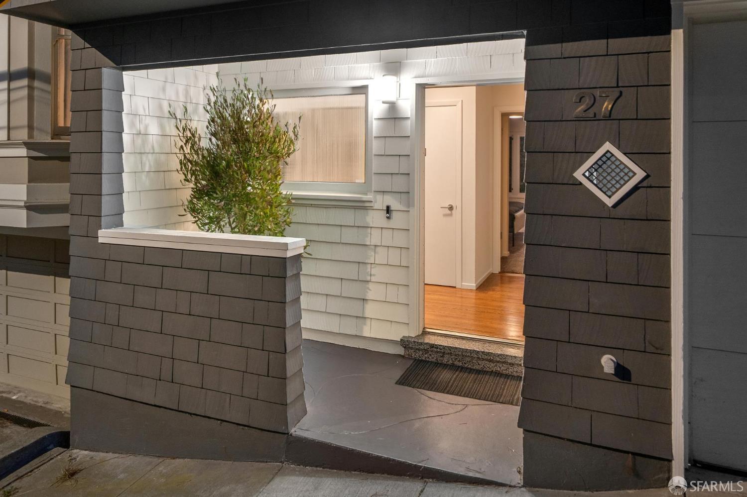 Detail Gallery Image 46 of 47 For 27 Saturn St, San Francisco,  CA 94114 - 3 Beds | 2 Baths
