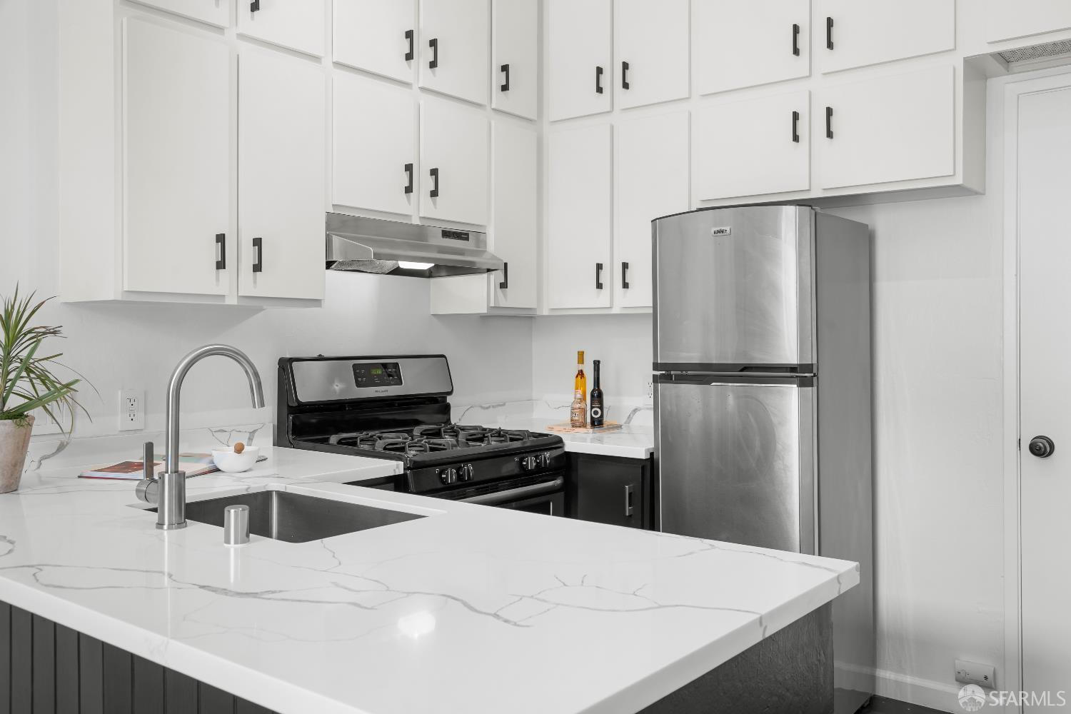 Detail Gallery Image 6 of 41 For 1002 Rhode Island St #1,  San Francisco,  CA 94107 - 2 Beds | 1/1 Baths