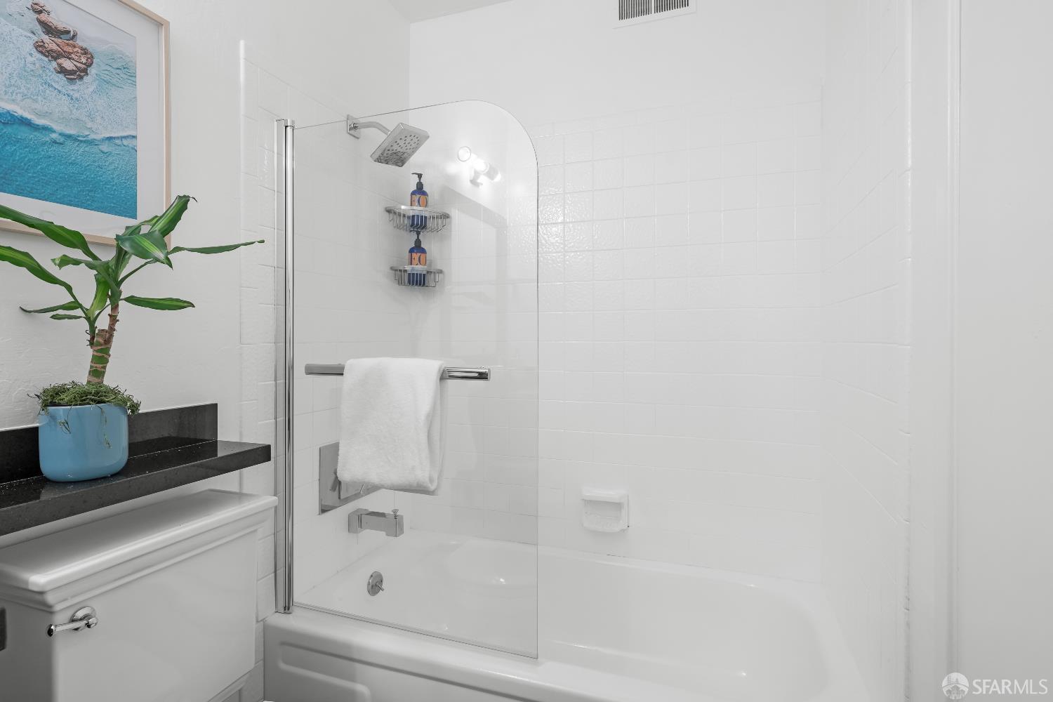 Detail Gallery Image 16 of 41 For 1002 Rhode Island St #1,  San Francisco,  CA 94107 - 2 Beds | 1/1 Baths