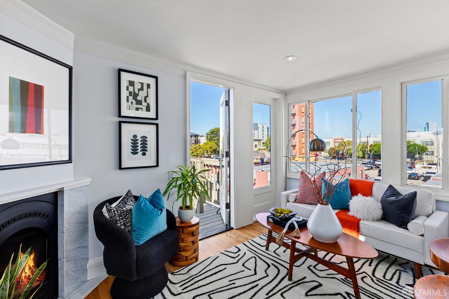Detail Gallery Image 2 of 47 For 2360 Folsom St a,  San Francisco,  CA 94110 - 2 Beds | 1 Baths