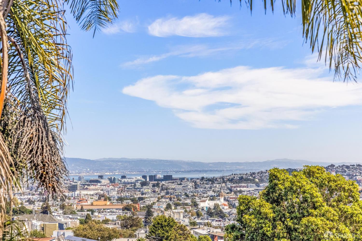 Detail Gallery Image 8 of 97 For 59 Mars St, San Francisco,  CA 94114 - 3 Beds | 2 Baths