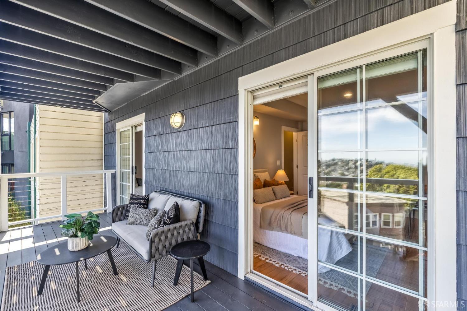 Detail Gallery Image 40 of 97 For 59 Mars St, San Francisco,  CA 94114 - 3 Beds | 2 Baths
