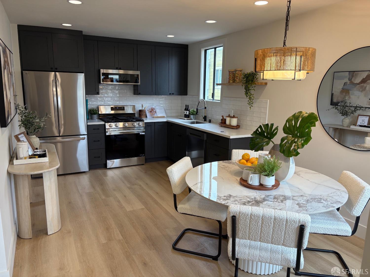 Detail Gallery Image 3 of 10 For 3622 Rivera St, San Francisco,  CA 94116 - 3 Beds | 2 Baths