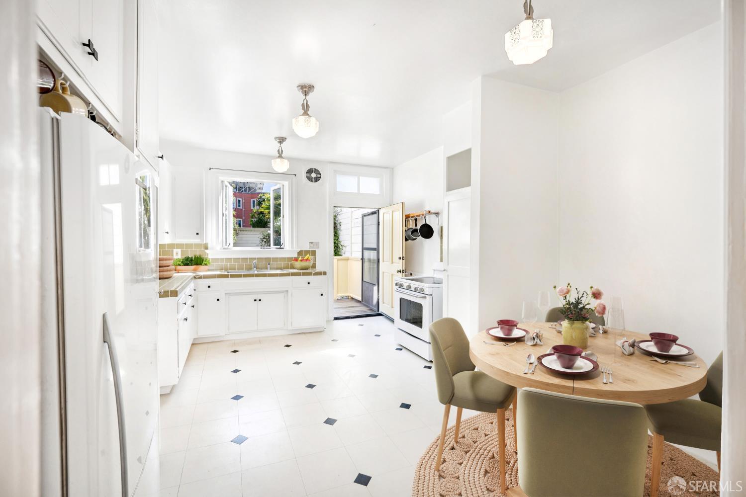 Detail Gallery Image 18 of 75 For 4047 Cesar Chavez St, San Francisco,  CA 94131 - 2 Beds | 1 Baths