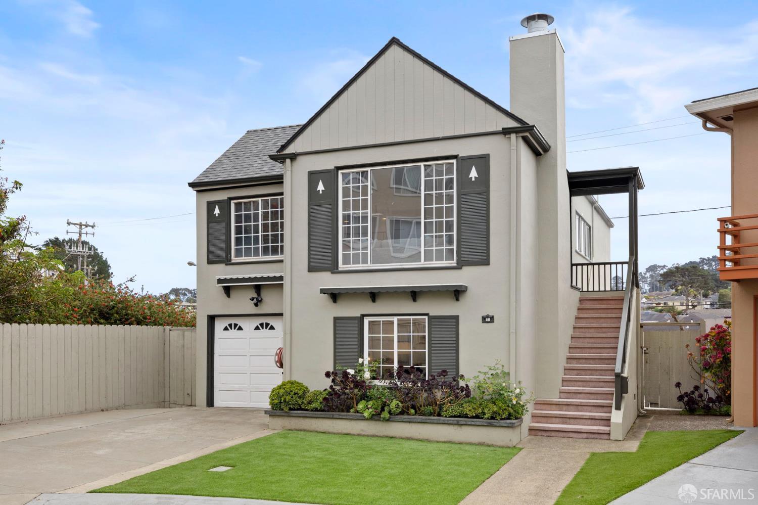 Detail Gallery Image 2 of 35 For 88 Fairlawn Ct, Daly City,  CA 94015 - 4 Beds | 2 Baths