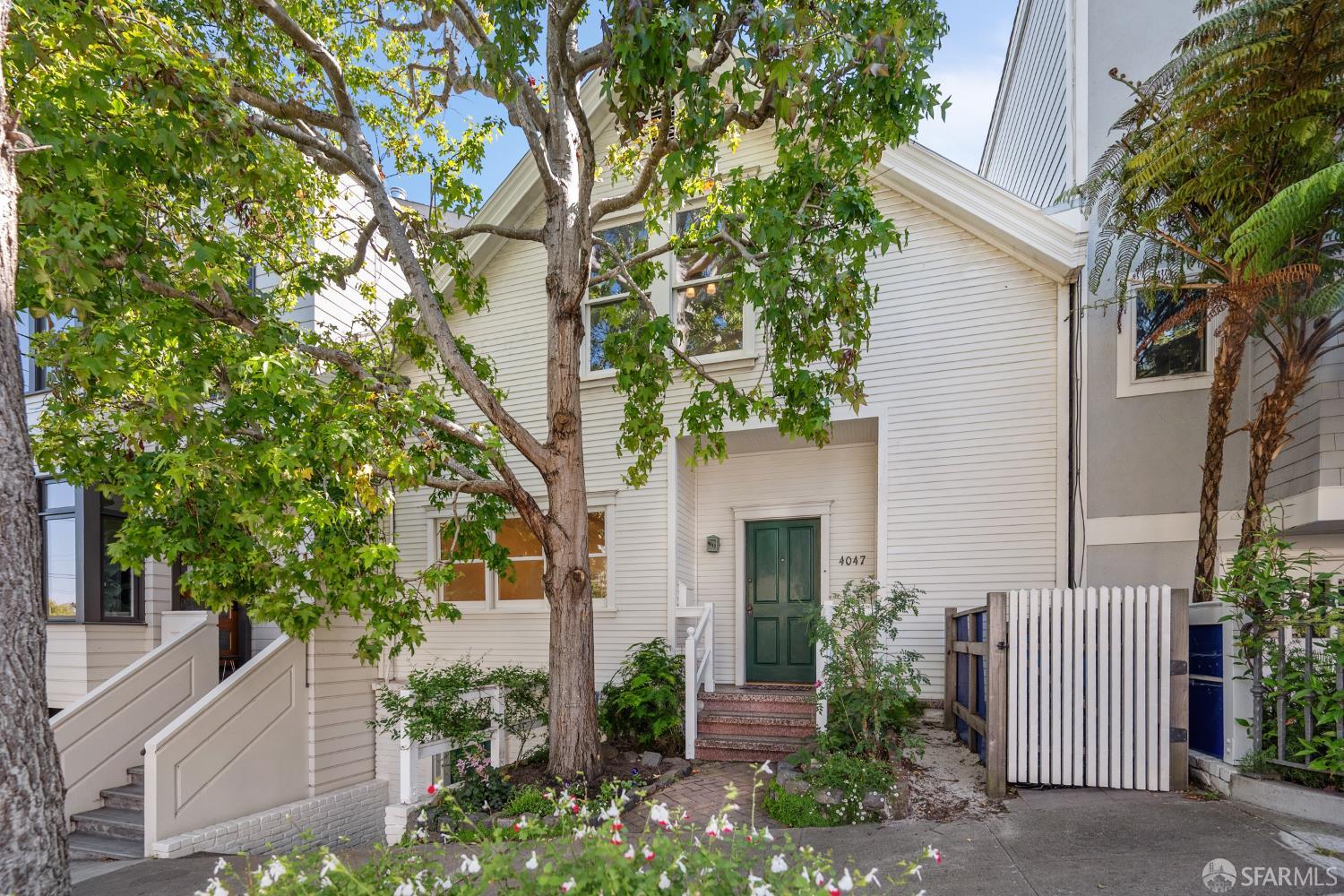 Detail Gallery Image 4 of 75 For 4047 Cesar Chavez St, San Francisco,  CA 94131 - 2 Beds | 1 Baths