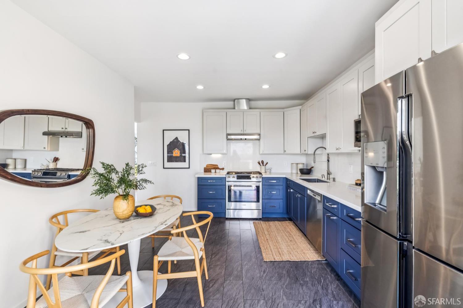 Detail Gallery Image 16 of 97 For 59 Mars St, San Francisco,  CA 94114 - 3 Beds | 2 Baths
