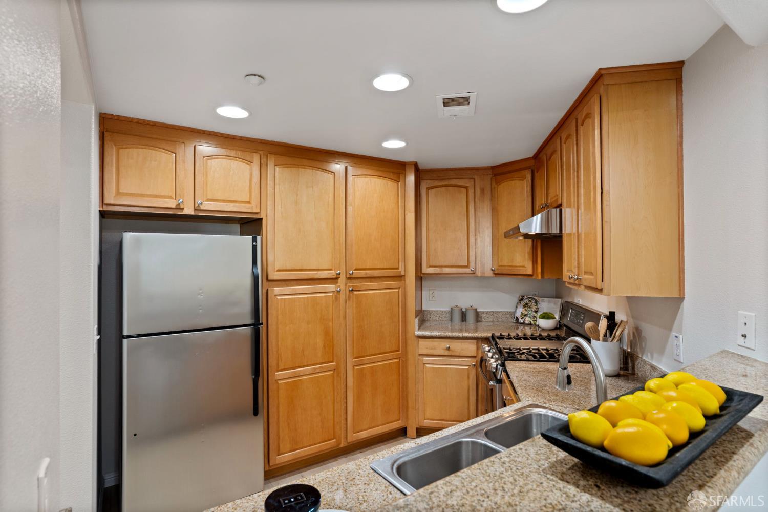 Detail Gallery Image 12 of 41 For 2210 Gellert Blvd #5111,  South San Francisco,  CA 9408 - 3 Beds | 2 Baths