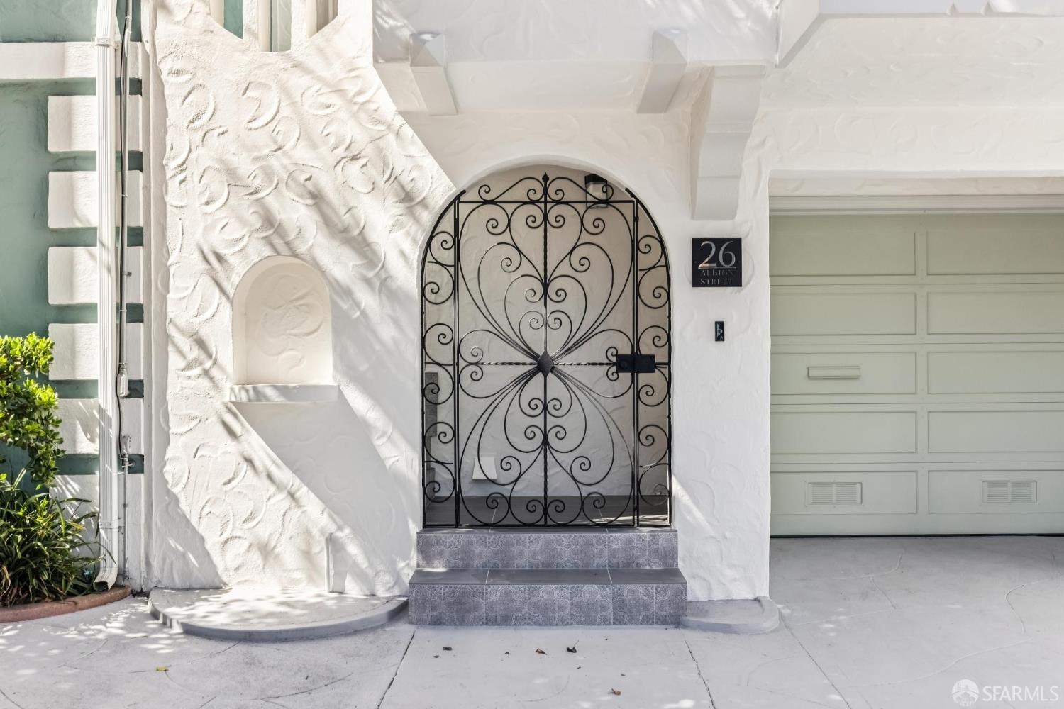 Detail Gallery Image 3 of 70 For 26 Albion St, San Francisco,  CA 94103 - 3 Beds | 2 Baths