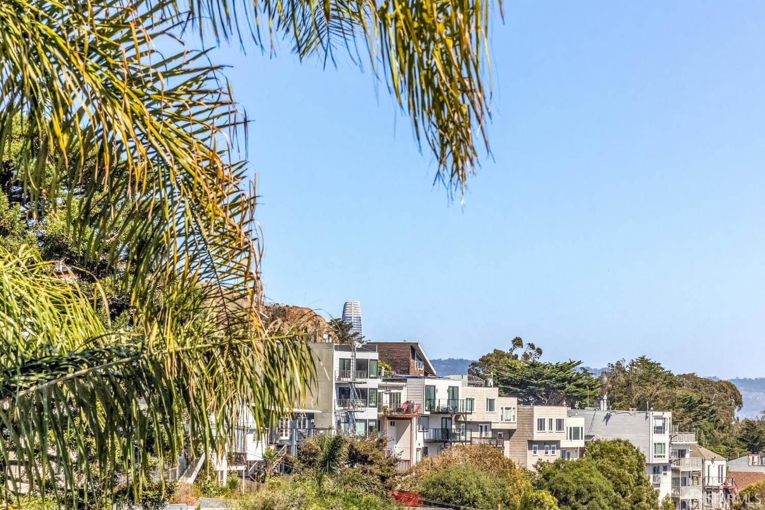 Detail Gallery Image 9 of 97 For 59 Mars St, San Francisco,  CA 94114 - 3 Beds | 2 Baths