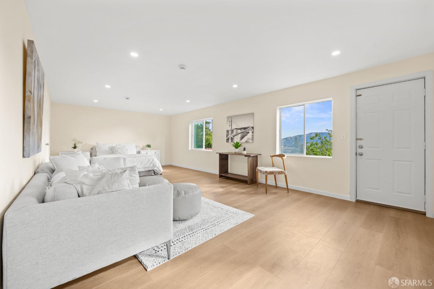 Detail Gallery Image 13 of 50 For 435 Wilde Ave, San Francisco,  CA 94134 - 4 Beds | 3 Baths