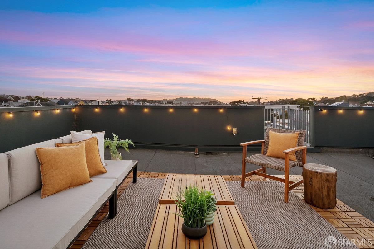 Detail Gallery Image 30 of 34 For 330 Cornwall St, San Francisco,  CA 94118 - 3 Beds | 3 Baths