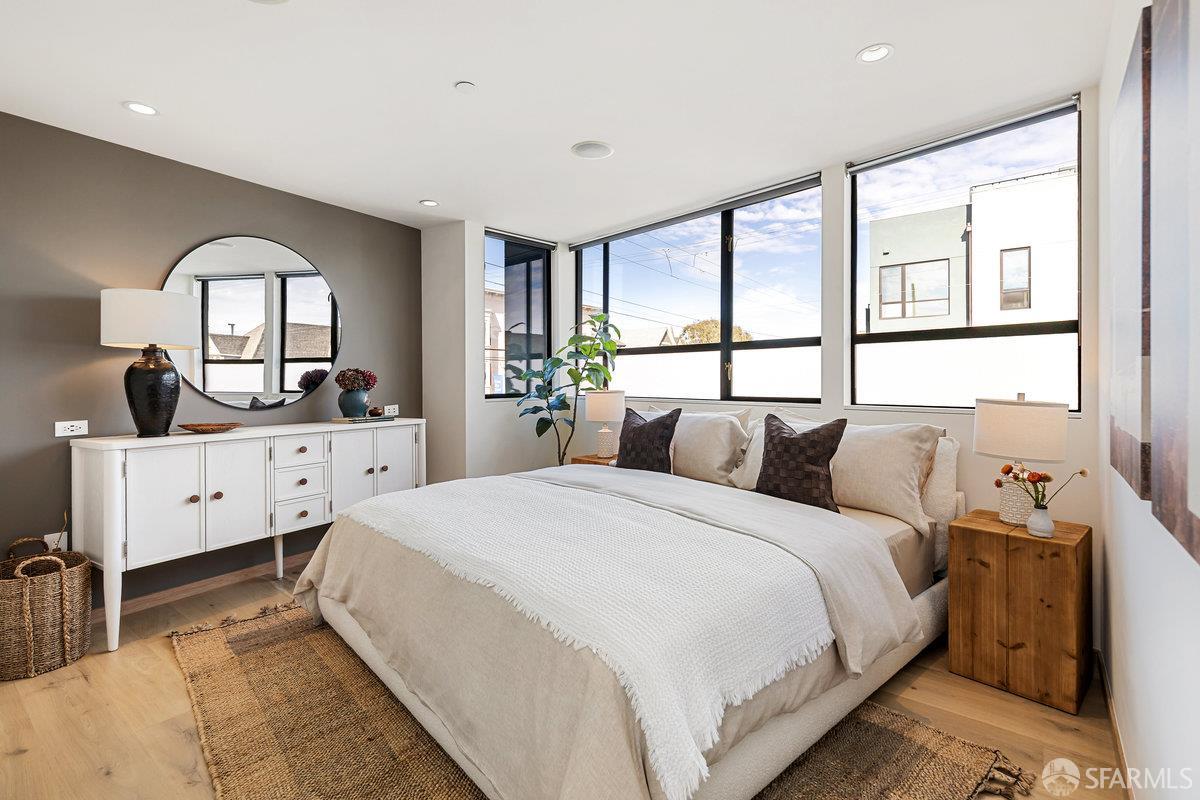 Detail Gallery Image 14 of 34 For 330 Cornwall St, San Francisco,  CA 94118 - 3 Beds | 3 Baths