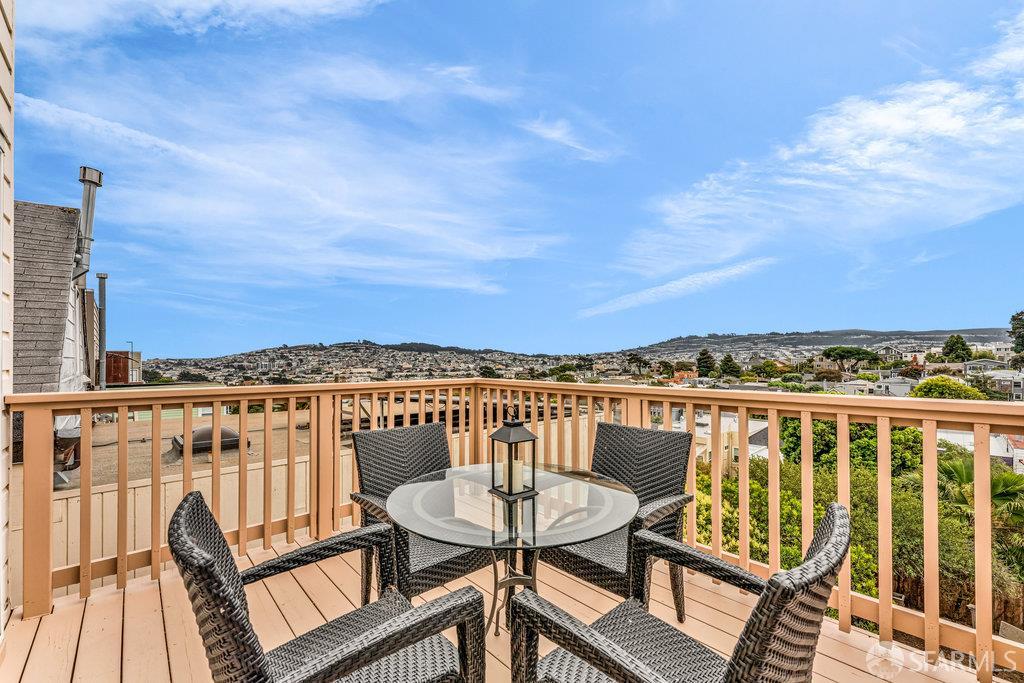 Detail Gallery Image 14 of 85 For 371 Hearst Ave, San Francisco,  CA 94112 - 3 Beds | 2 Baths