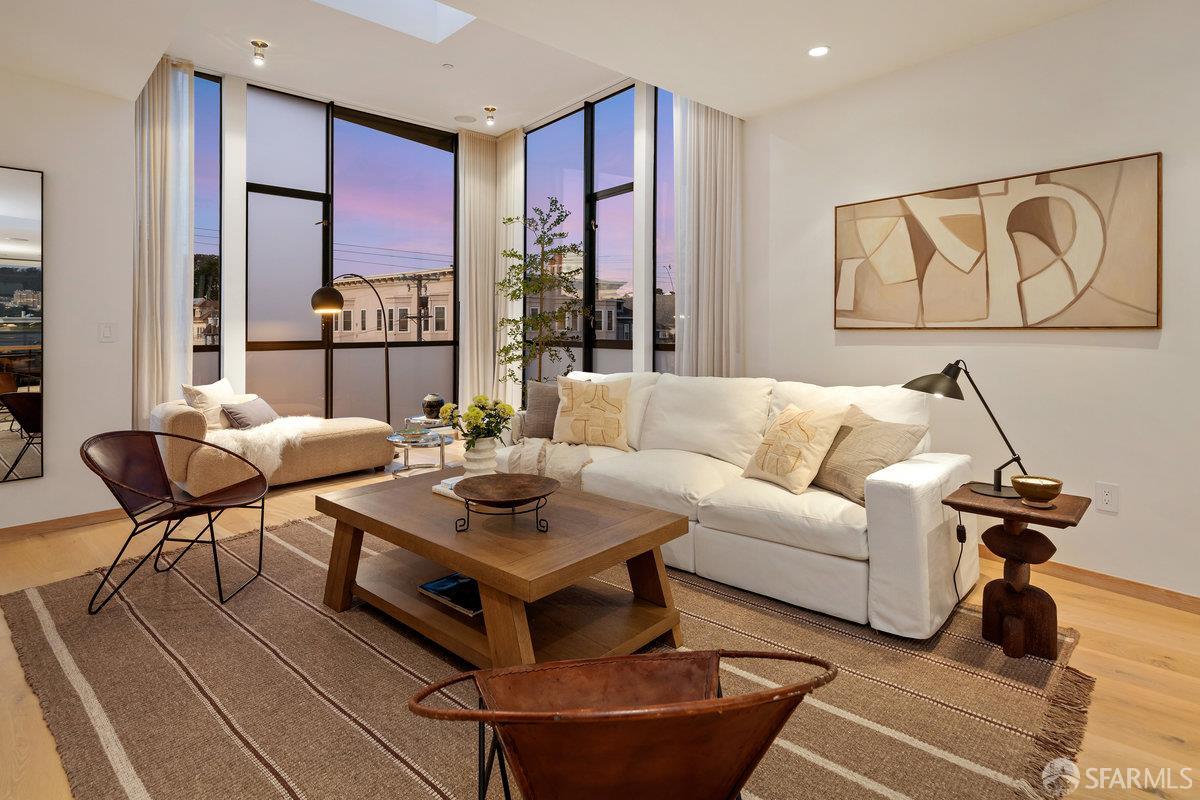 Photo #4: 425074368 Listing 