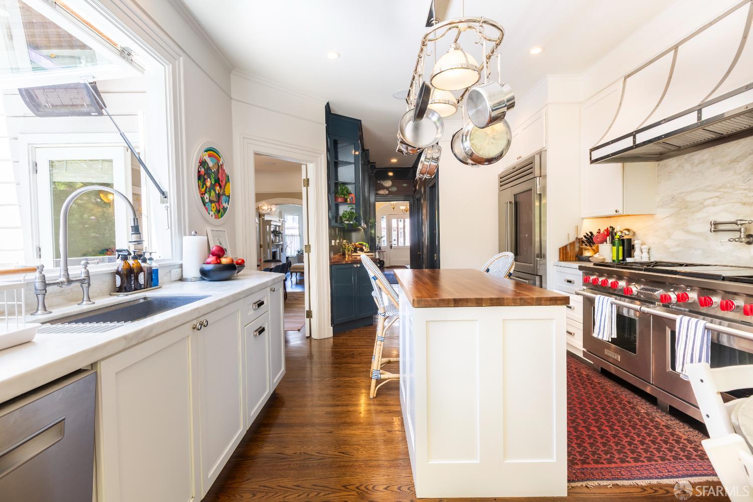 Detail Gallery Image 11 of 37 For 1315 Waller St, San Francisco,  CA 94117 - 5 Beds | 4/2 Baths