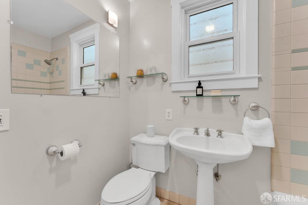 Detail Gallery Image 43 of 85 For 371 Hearst Ave, San Francisco,  CA 94112 - 3 Beds | 2 Baths