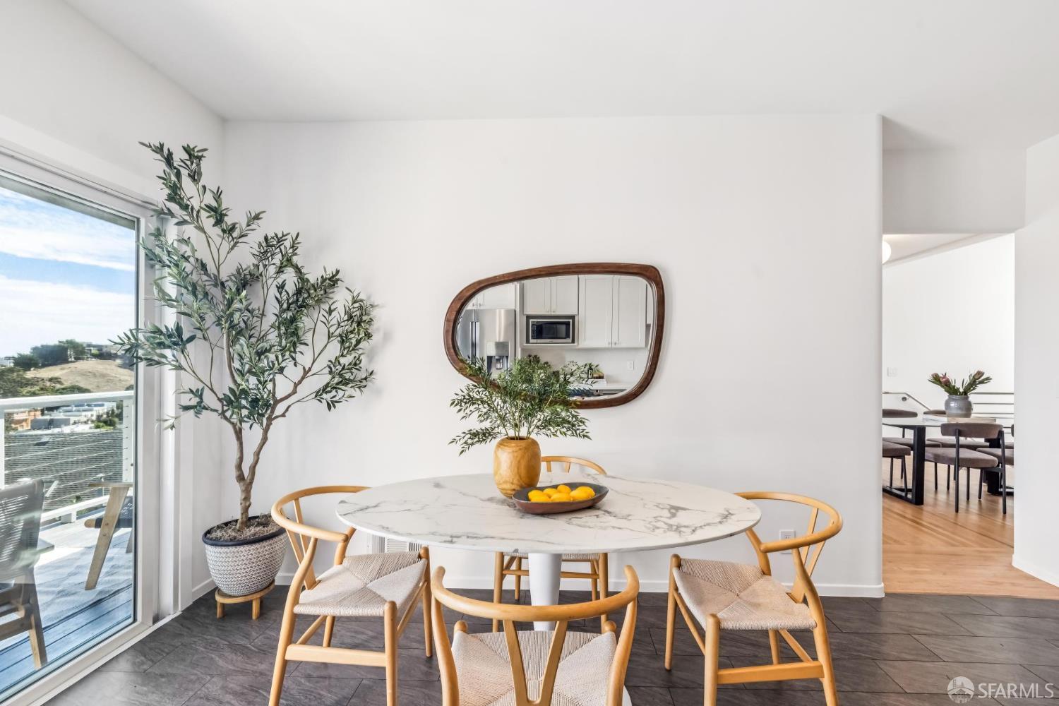 Detail Gallery Image 18 of 97 For 59 Mars St, San Francisco,  CA 94114 - 3 Beds | 2 Baths