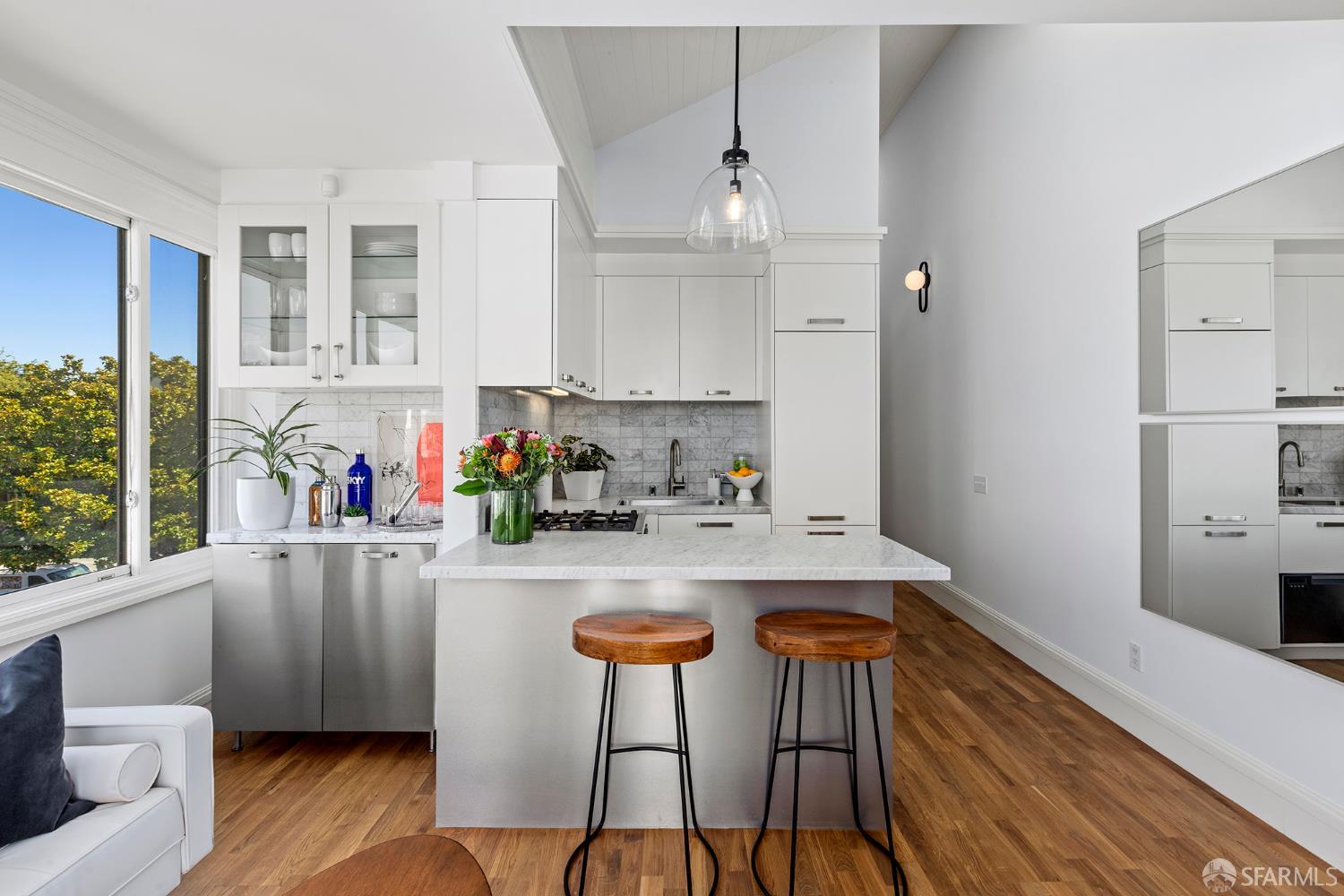Detail Gallery Image 18 of 47 For 2360 Folsom St a,  San Francisco,  CA 94110 - 2 Beds | 1 Baths