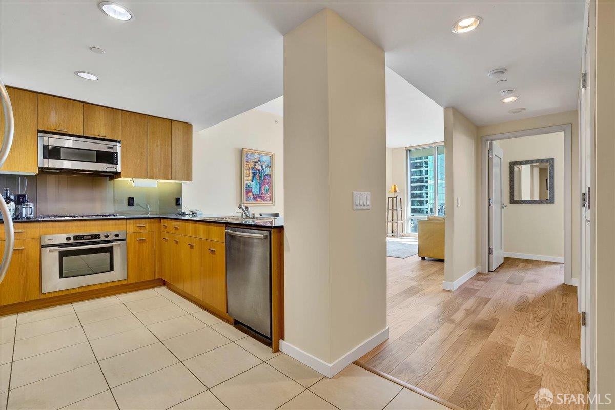 Detail Gallery Image 1 of 39 For 355 1st St #S1406,  San Francisco,  CA 94105 - 1 Beds | 1 Baths