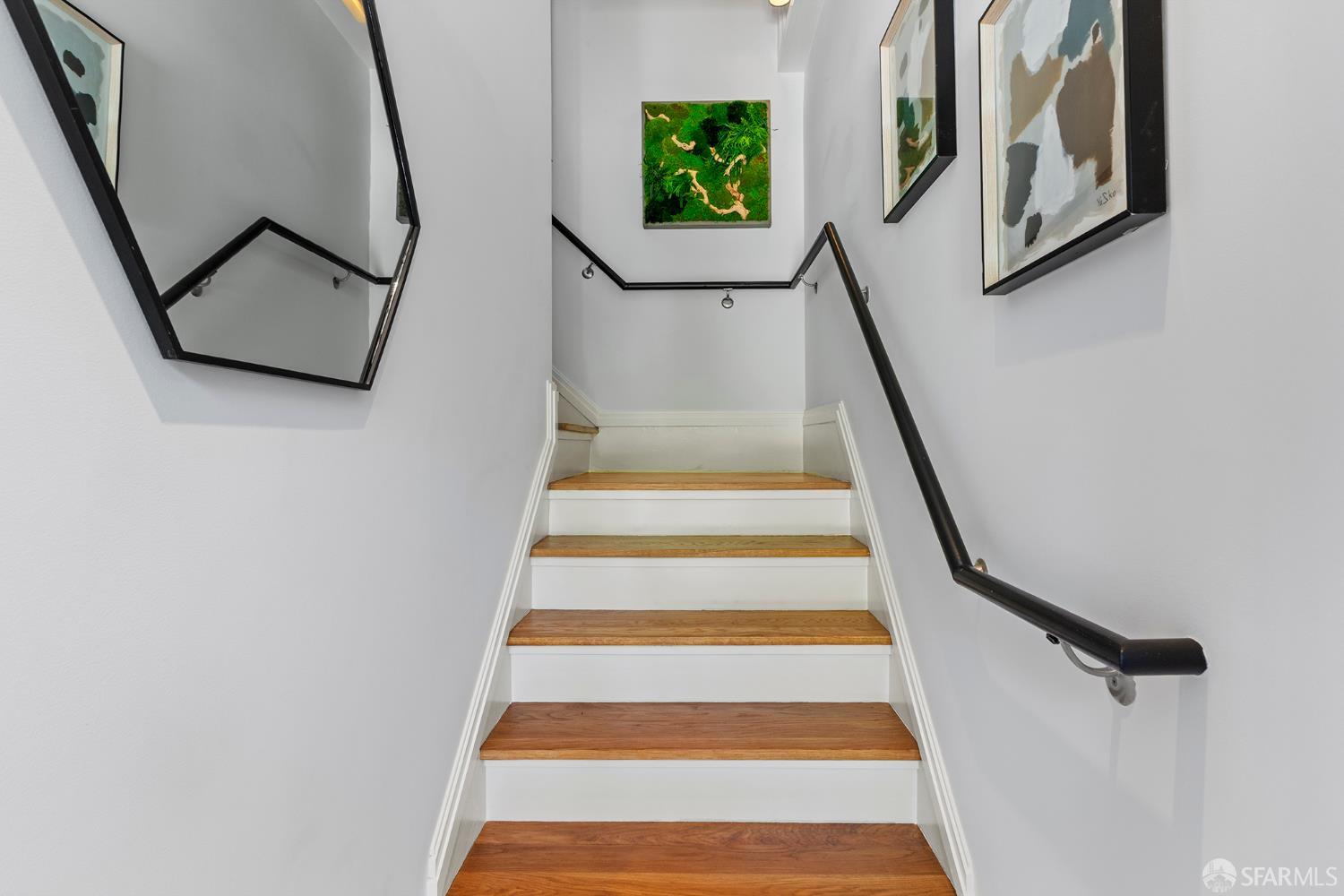 Detail Gallery Image 4 of 47 For 2360 Folsom St a,  San Francisco,  CA 94110 - 2 Beds | 1 Baths