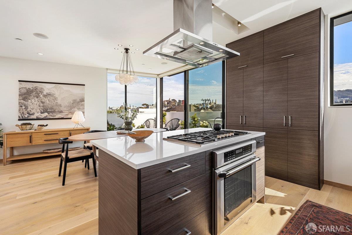 Photo #6: 425074368 Listing 