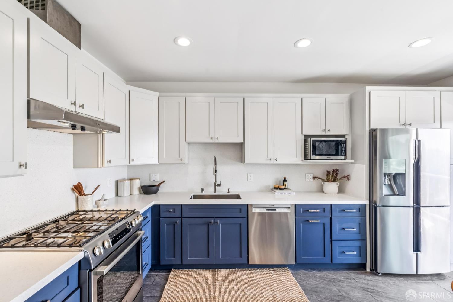 Detail Gallery Image 15 of 97 For 59 Mars St, San Francisco,  CA 94114 - 3 Beds | 2 Baths