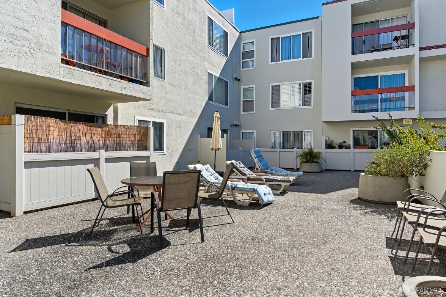 Detail Gallery Image 20 of 28 For 288 Whitmore St 125b,  Oakland,  CA 94611 - 1 Beds | 1 Baths