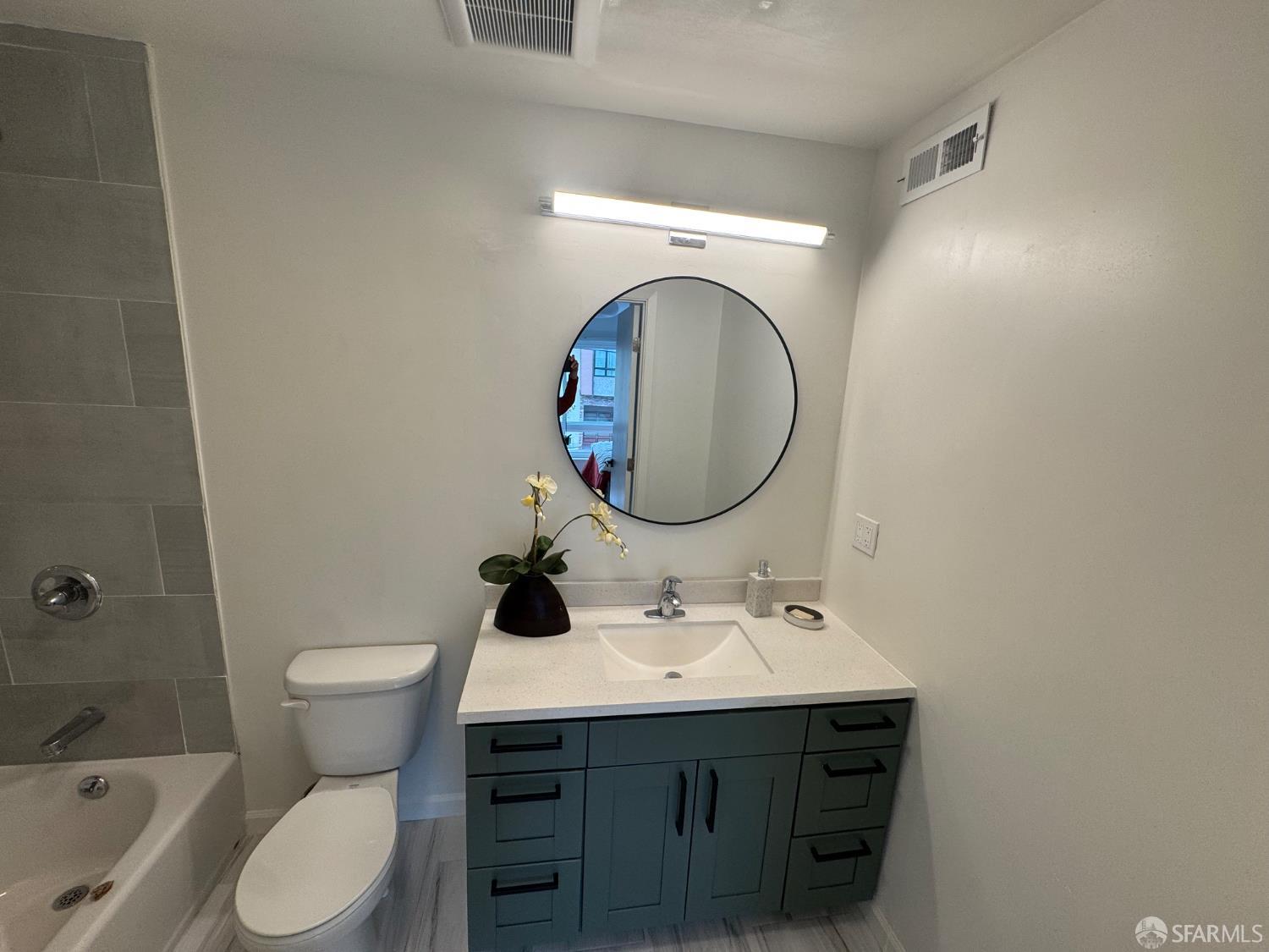 Detail Gallery Image 15 of 25 For 2225 Vicente St #1,  San Francisco,  CA 94116 - 3 Beds | 2 Baths