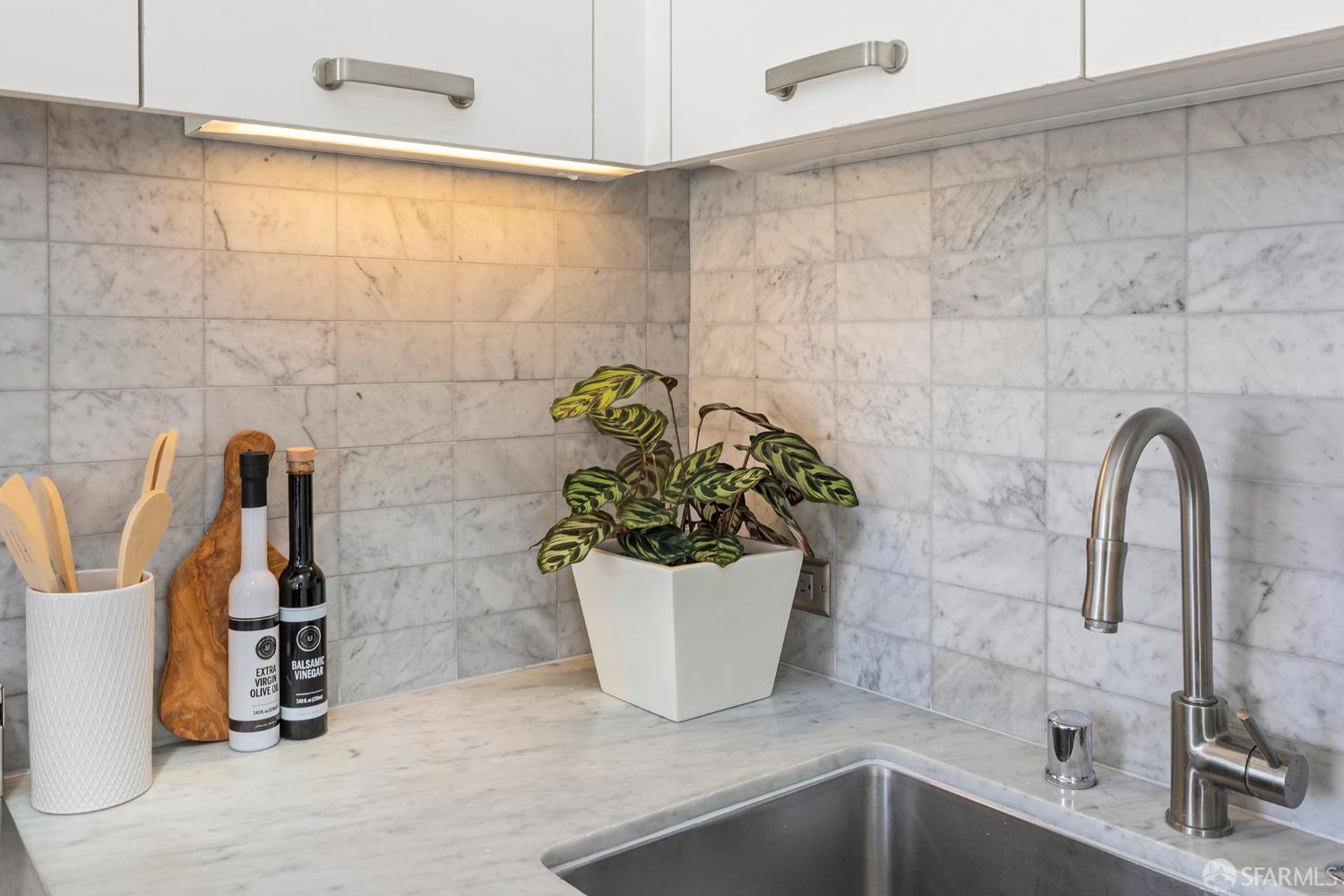 Detail Gallery Image 22 of 47 For 2360 Folsom St a,  San Francisco,  CA 94110 - 2 Beds | 1 Baths