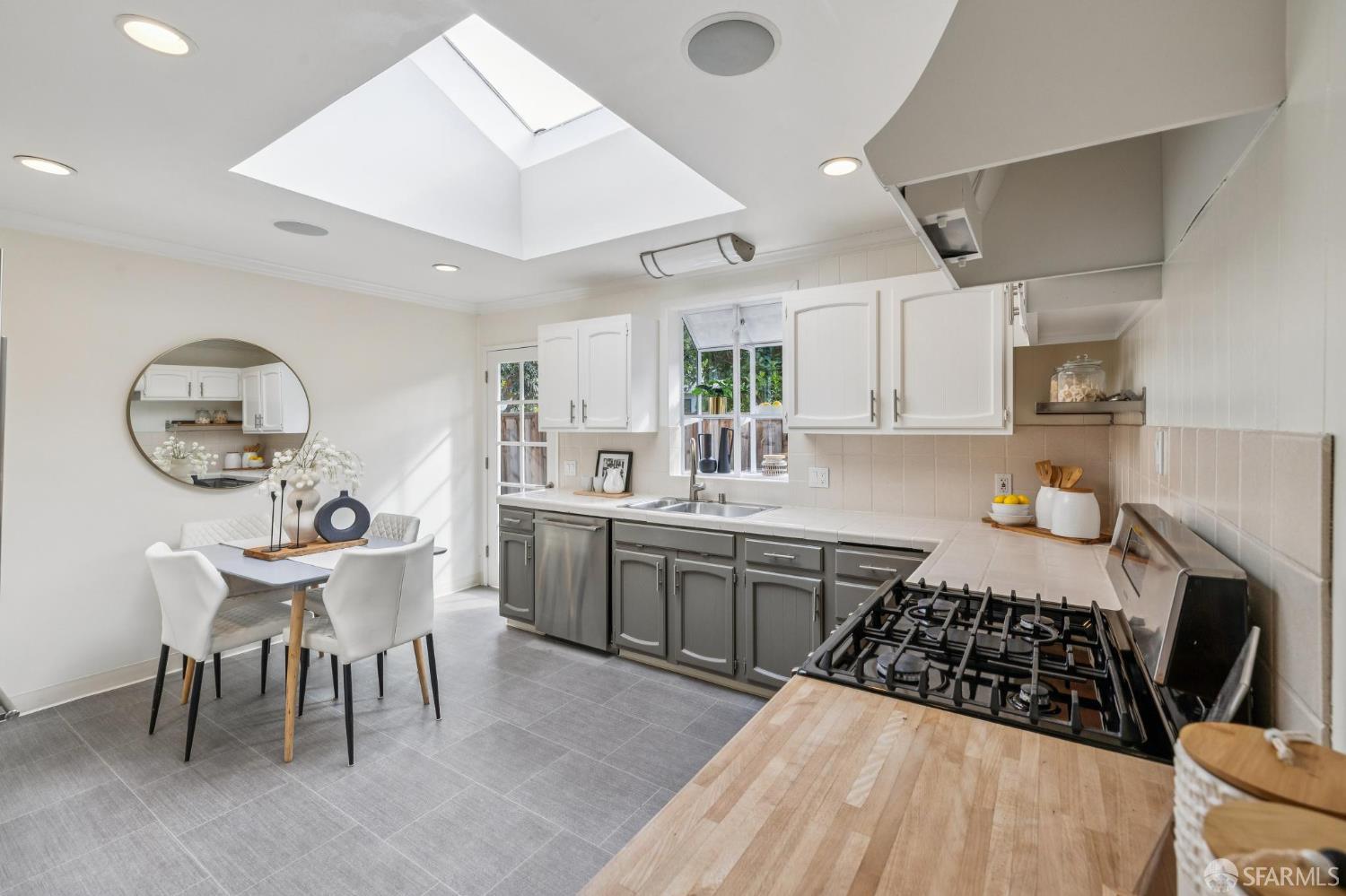 Detail Gallery Image 17 of 53 For 510 8th Ave, Menlo Park,  CA 94025 - 3 Beds | 1 Baths