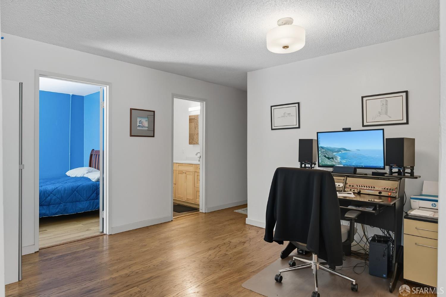 Detail Gallery Image 3 of 28 For 288 Whitmore St 125b,  Oakland,  CA 94611 - 1 Beds | 1 Baths