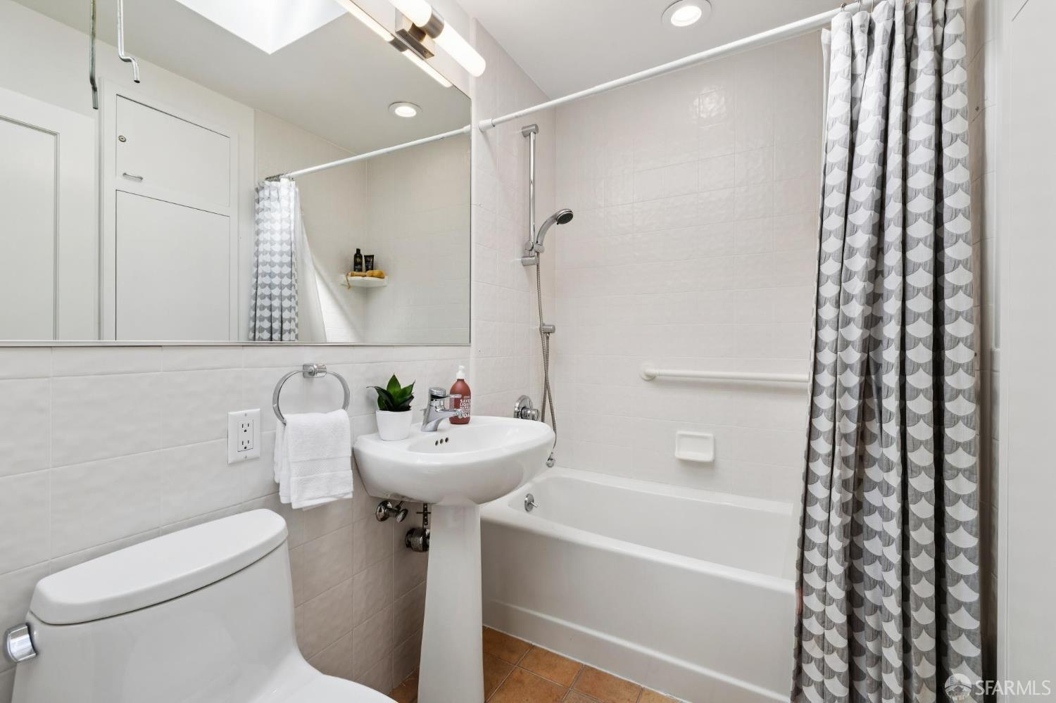 Detail Gallery Image 36 of 47 For 27 Saturn St, San Francisco,  CA 94114 - 3 Beds | 2 Baths