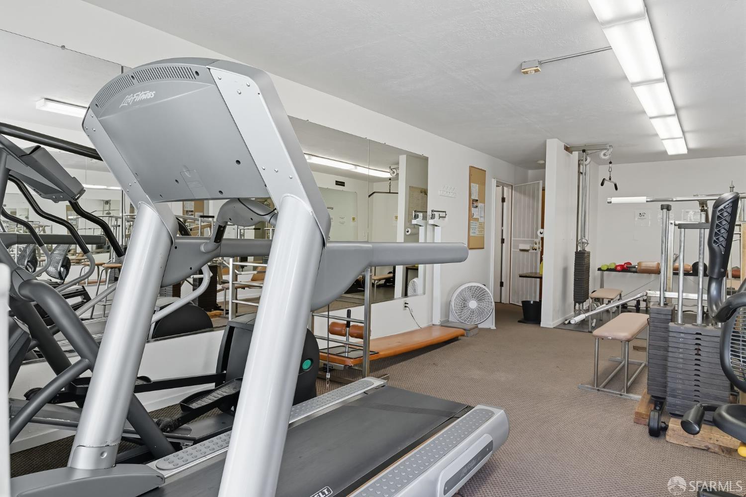 Detail Gallery Image 26 of 28 For 288 Whitmore St 125b,  Oakland,  CA 94611 - 1 Beds | 1 Baths
