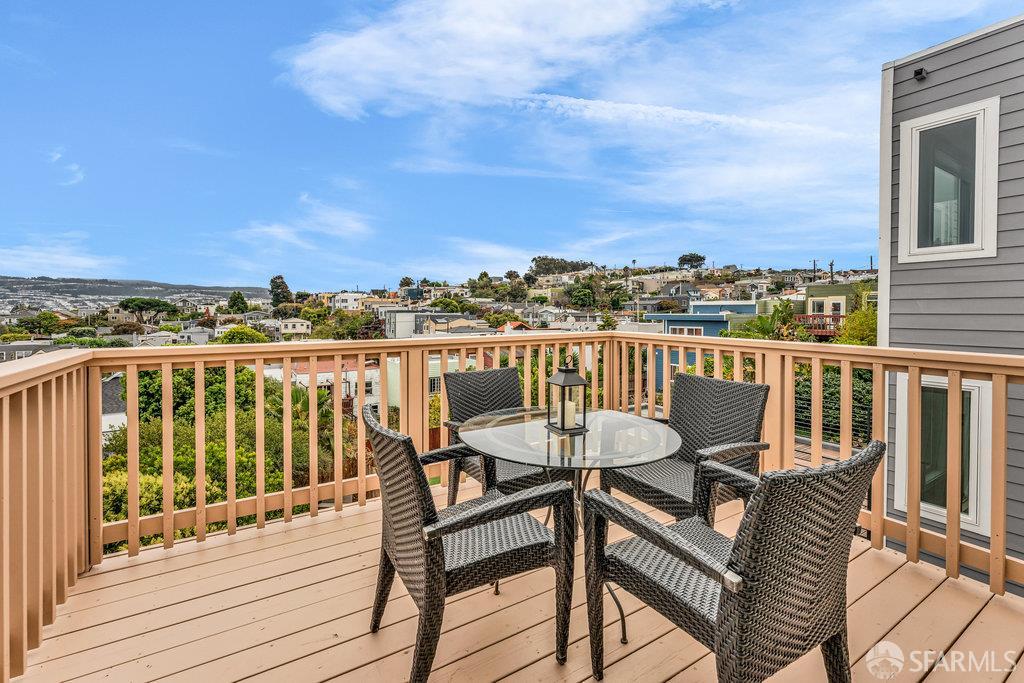 Detail Gallery Image 16 of 85 For 371 Hearst Ave, San Francisco,  CA 94112 - 3 Beds | 2 Baths