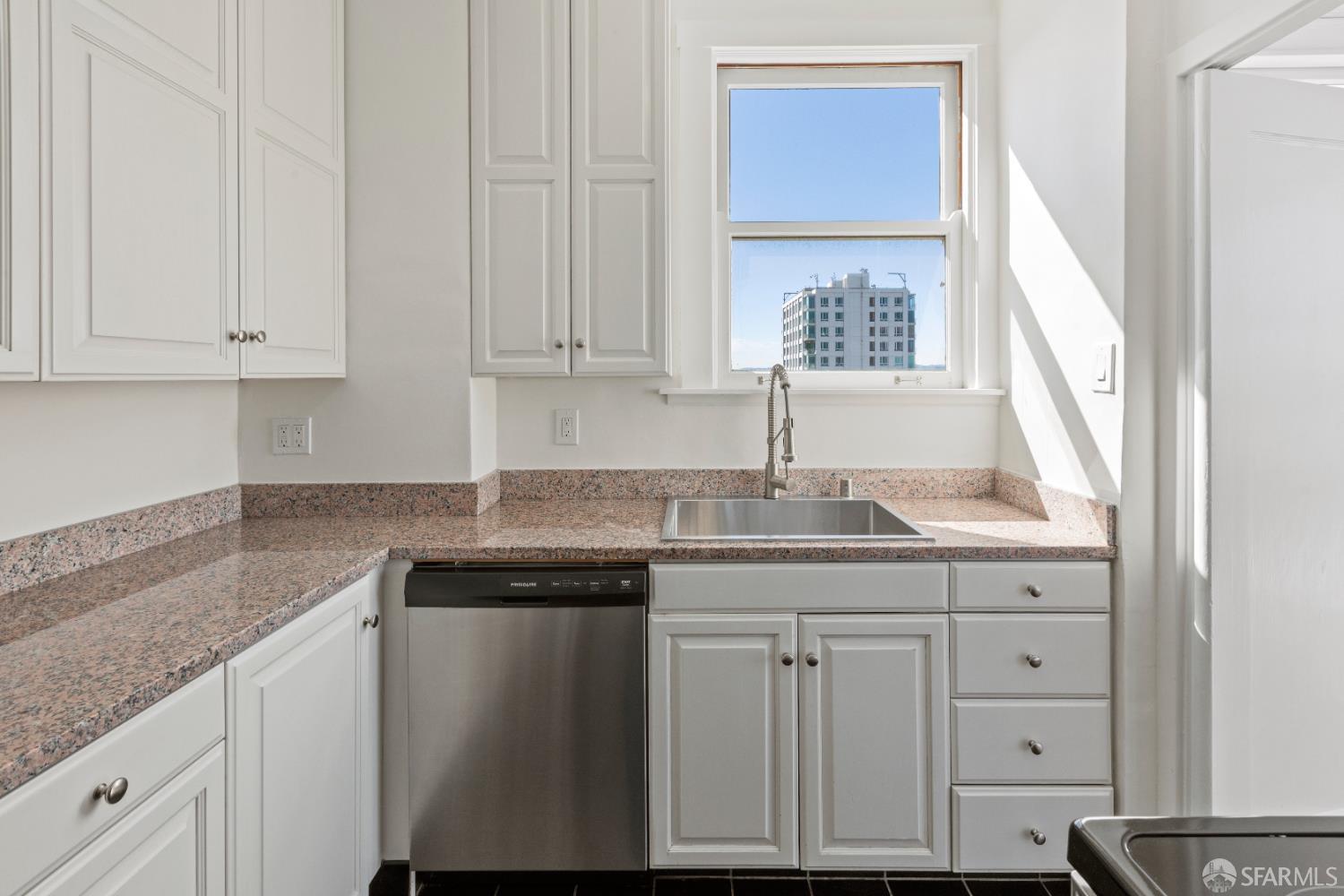 Detail Gallery Image 20 of 48 For 1250 Jones St #1602,  San Francisco,  CA 94109 - 2 Beds | 2 Baths