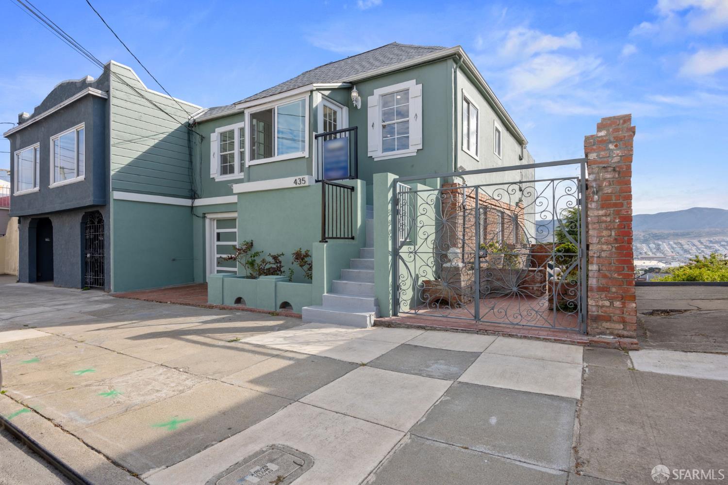 Detail Gallery Image 1 of 50 For 435 Wilde Ave, San Francisco,  CA 94134 - 4 Beds | 3 Baths