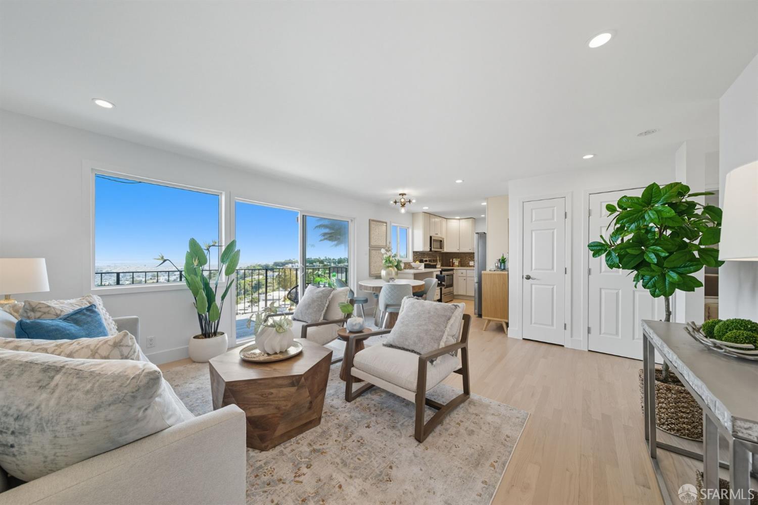 Photo #12: 425074929 Listing: Photo #12