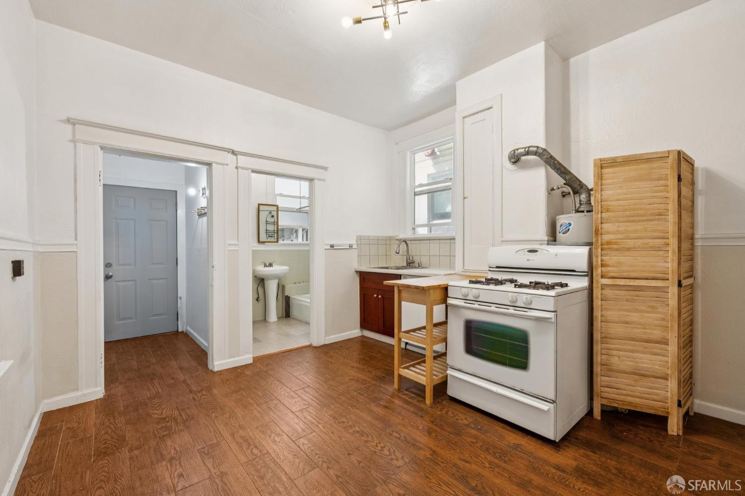 Detail Gallery Image 13 of 23 For 453 Union St, San Francisco,  CA 94133 - – Beds | – Baths