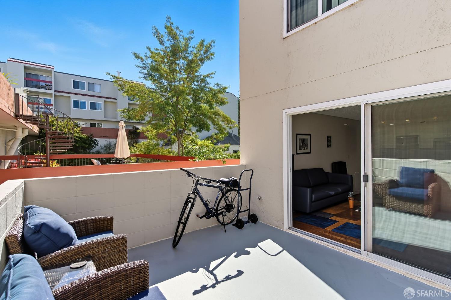 Detail Gallery Image 15 of 28 For 288 Whitmore St 125b,  Oakland,  CA 94611 - 1 Beds | 1 Baths