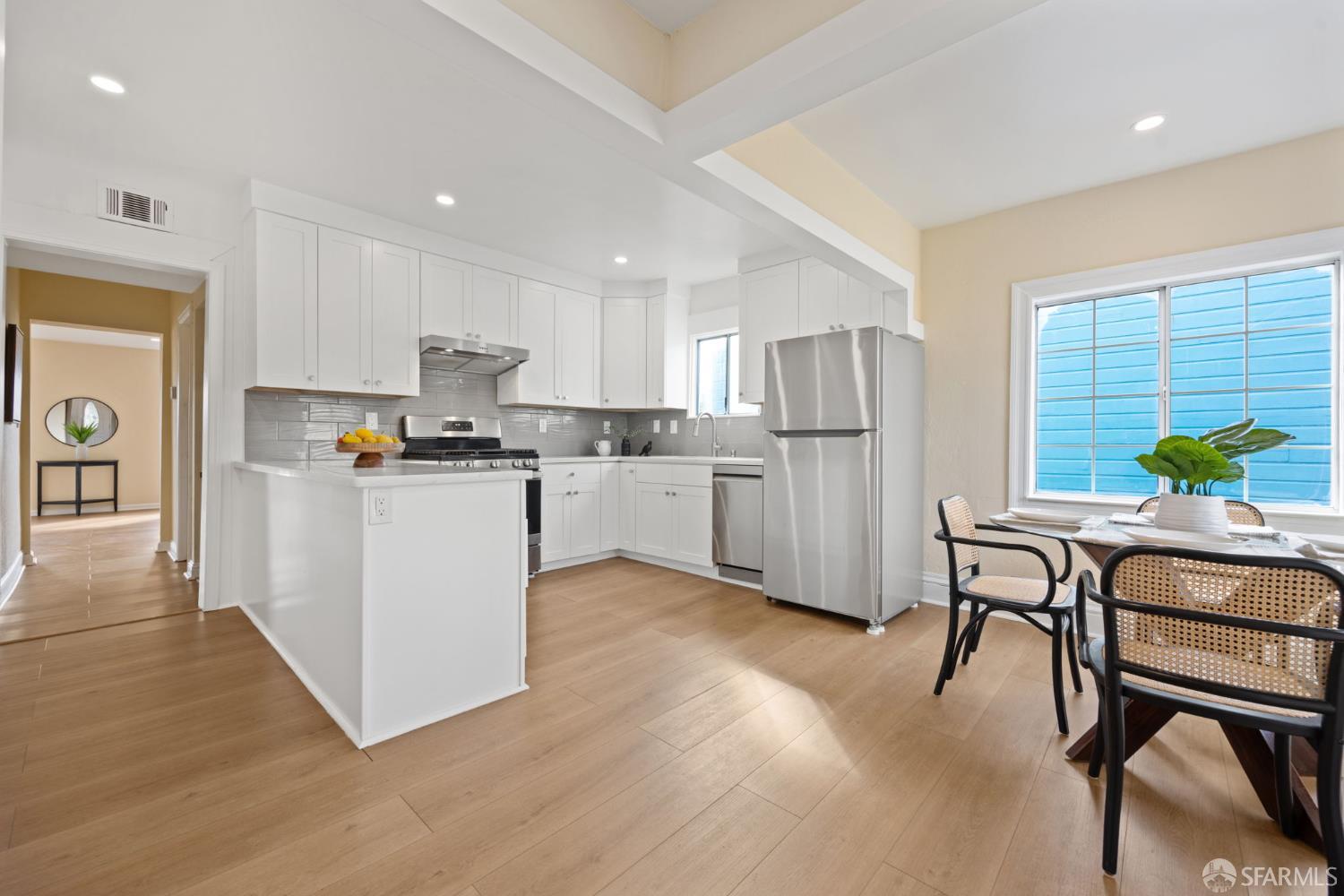 Detail Gallery Image 11 of 50 For 435 Wilde Ave, San Francisco,  CA 94134 - 4 Beds | 3 Baths