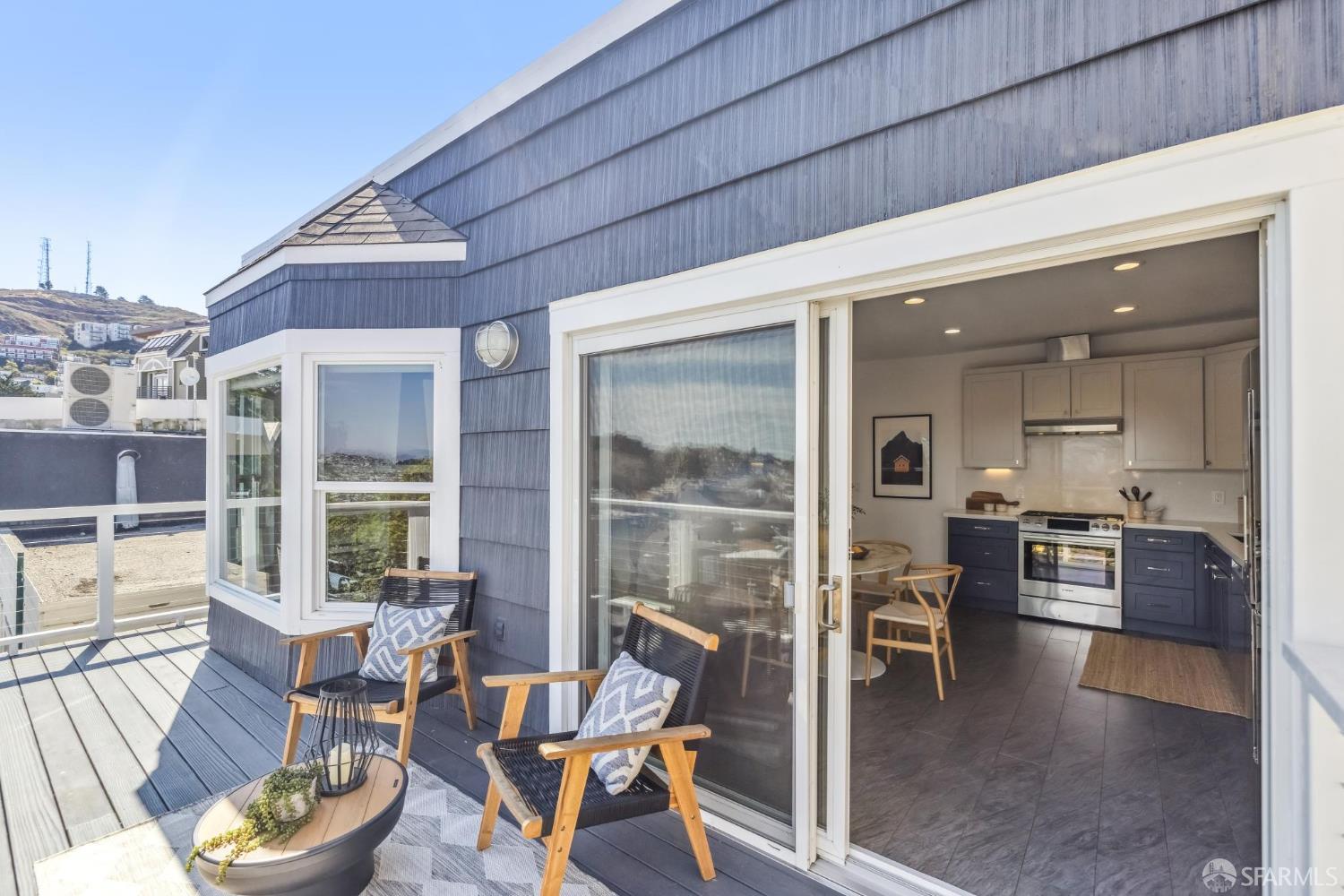 Detail Gallery Image 21 of 97 For 59 Mars St, San Francisco,  CA 94114 - 3 Beds | 2 Baths